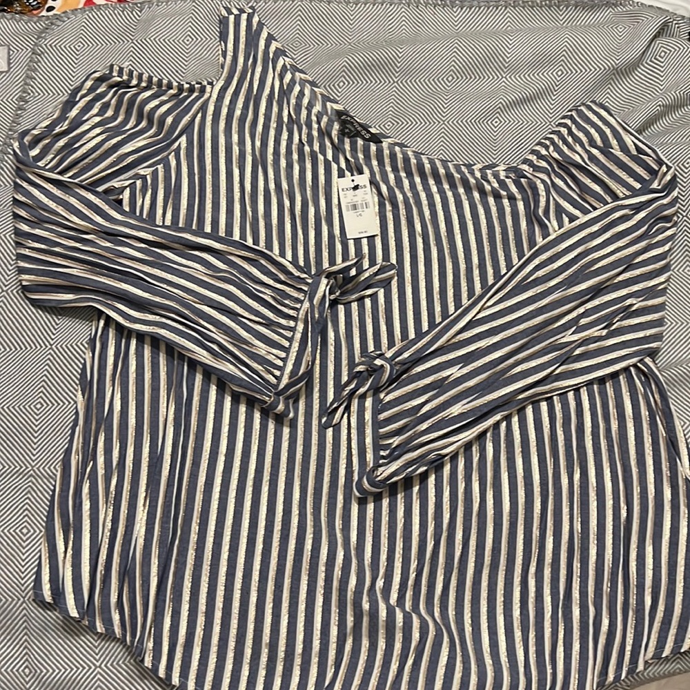 Express one shoulder top